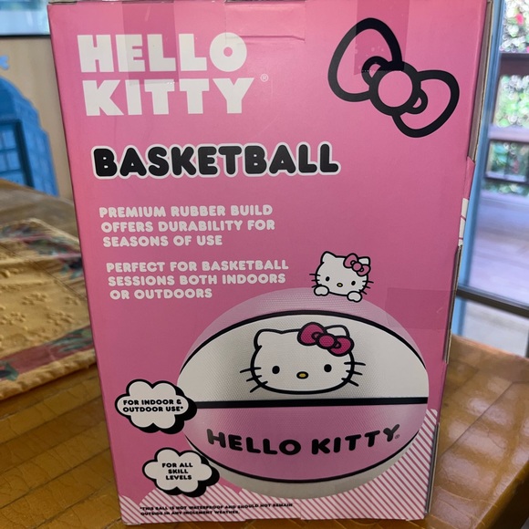Sanrio Hello Kitty Pink and White Basketball NEW NWT NIB - Picture 4 of 6